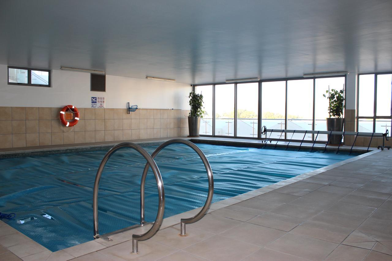 Hibernian Towers 505 Apartment *