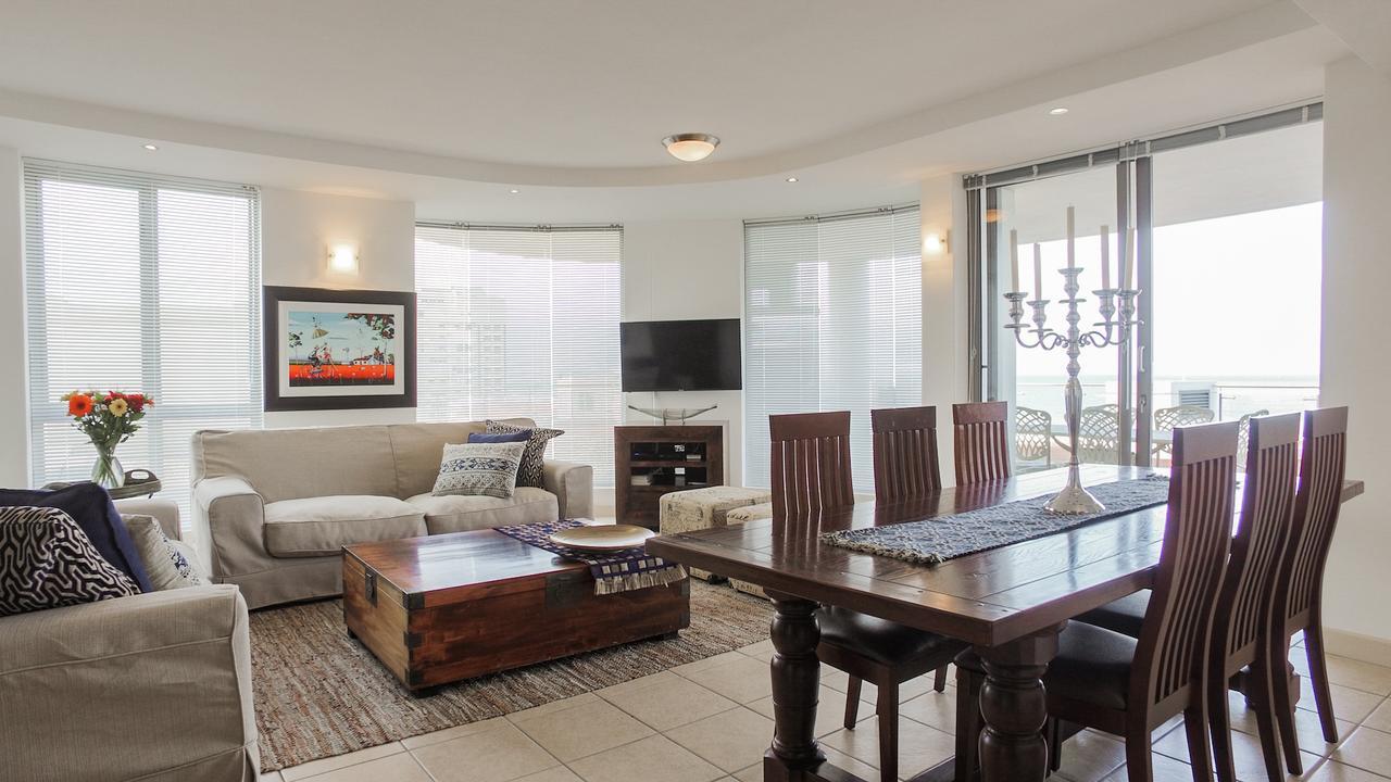Hibernian Towers 505 Apartment *